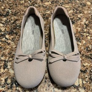 Ladies Clarks cloudsteppers. Size 7.5.